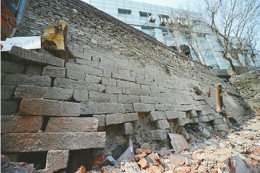 拆违拆出大惊喜！济南现存唯一的明代古城墙露出真容