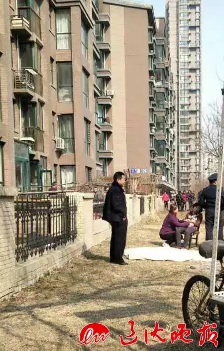 女兒趁母做飯跳樓 為啥這麼想不開？（組圖）