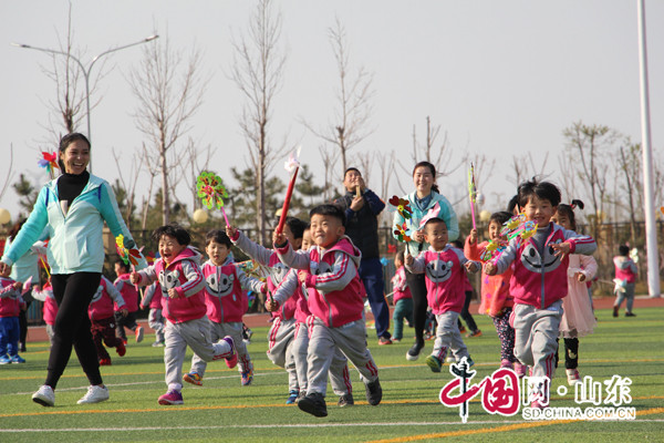 世纪教育集团东城幼儿园组织进行春季主题活动（图）