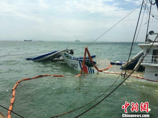 两船在广州港水域触碰致一船翻沉 8名落水人员全获救