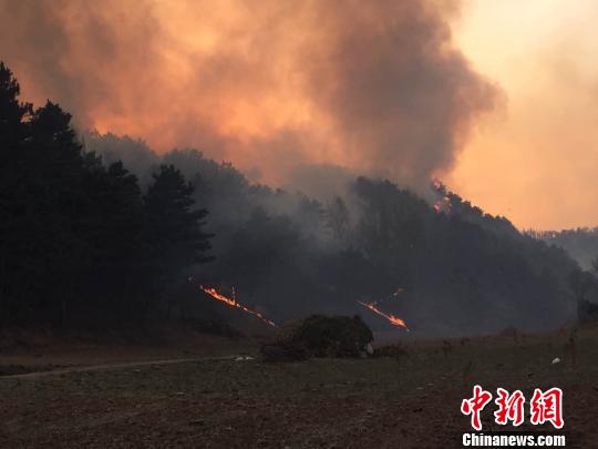 河北承德縣發生森林大火目前山火仍未撲滅