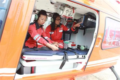 空中120直升機正式上崗 兩家醫院成首批救援點