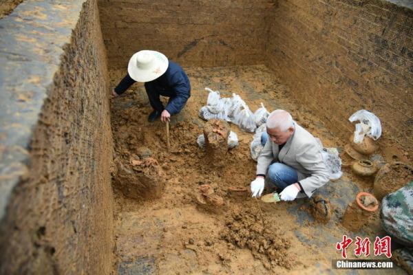 重庆发现东汉古墓 初步确定墓主算当时有钱人（组图）