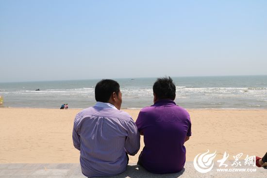 日照市殘聯志願者組織殘疾人近距離感受海洋風光