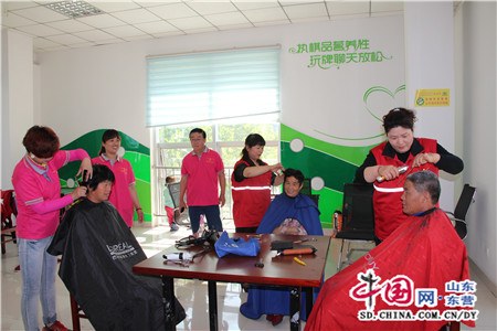 广饶县国安社区积极开展服务项目(图)