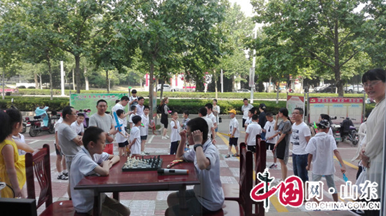 新城街道：陽光社區開展“西洋棋真人秀”比賽活動
