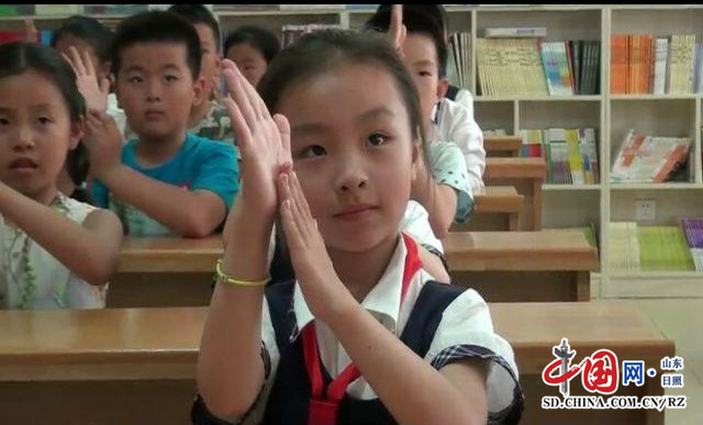 东港区教育局成功举办首届手指操比赛