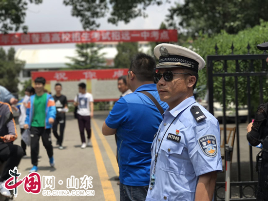 烟台市招远交警圆满完成高考安保任务（组图）