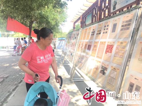淄博市庆祝“6.9国际档案日”档案宣传进社区（组图）