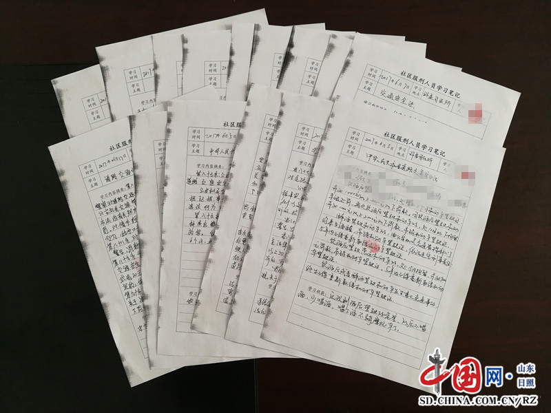 五莲许孟司法所组织社区服刑人员学习道路交通安全法规