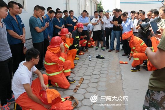 东港消防组织重点单位微型消防站开展技能培训