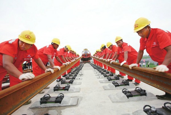 济青高铁进入铺轨阶段 力争明年10月开通运营