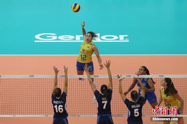 組圖：巴西隊戰勝義大利隊奪2017世界女排大獎賽冠軍 