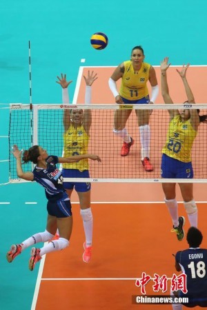 組圖：巴西隊戰勝義大利隊奪2017世界女排大獎賽冠軍 