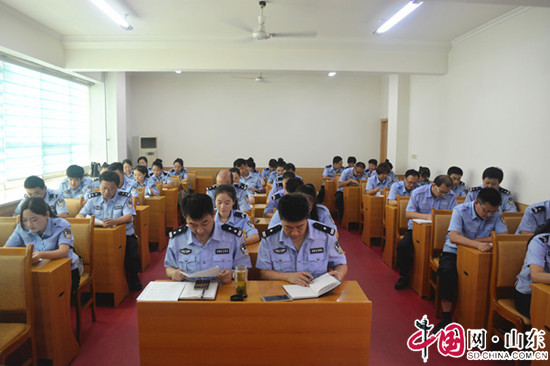 博兴交警组织全体警员开展集中学习活动（组图）