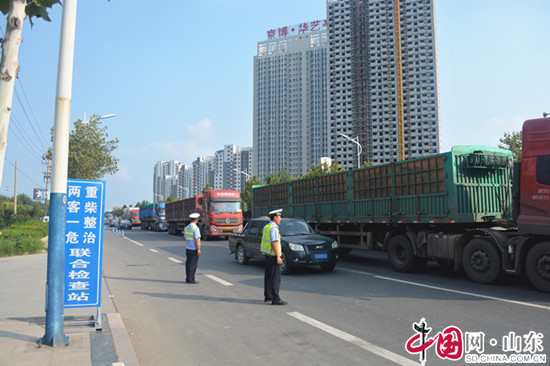 王洪濤到博興交警大隊督導整治行動開展情況（圖）