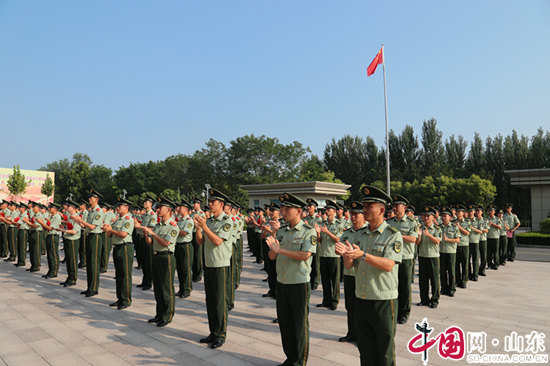 又到一年退伍季 依依惜别情意浓（组图）