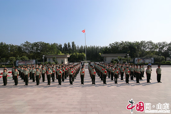 又到一年退伍季 依依惜别情意浓（组图）