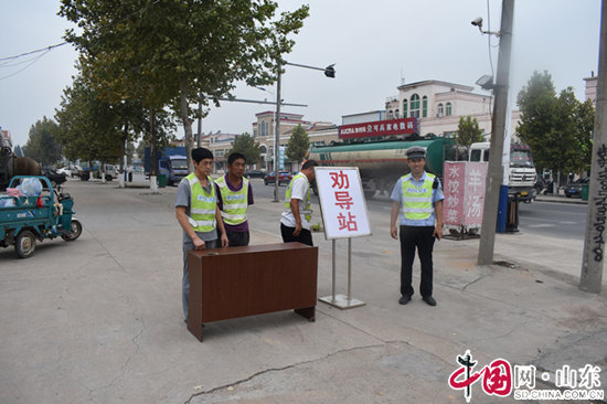 博兴交警打好路面防控战 积极开展大劝导活动（组图）