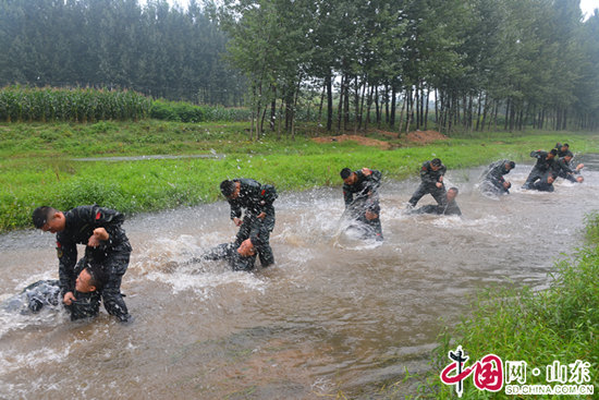 武警濱州支隊開展第三季度“魔鬼周”極限訓練（組圖）