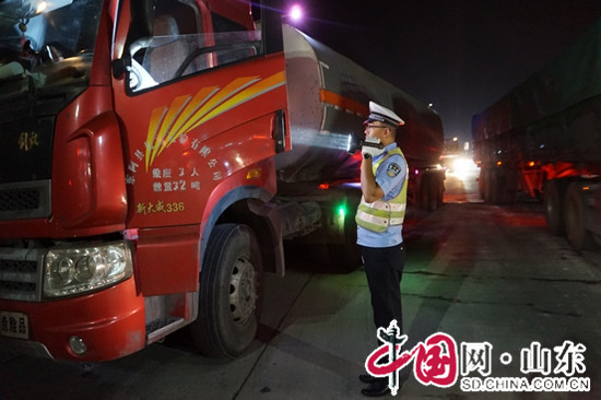 肥城交警：认真开展重型柴油货车集中整治行动