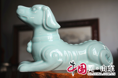 中国工艺美术行业艺术大师刘永强创作的生肖狗问世（组图）