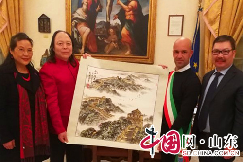中国画家高福海赠画意大利 促进中意文化交流