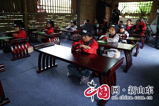千名學生在蒙山雲蒙景區省級研學基地共誦“我是中國人”