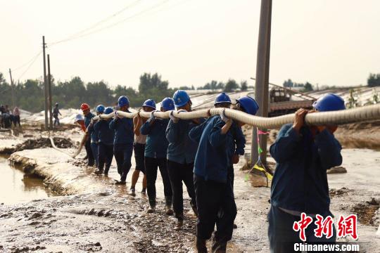 资料图：潍坊受灾县市救援现场。