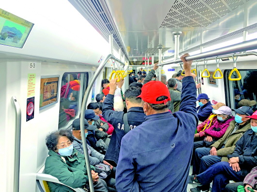 济南地铁换乘后迎首个周一早高峰 拉动3号线客流