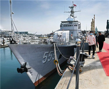 山東青島：愛國主義教育基地再添海軍退役裝備