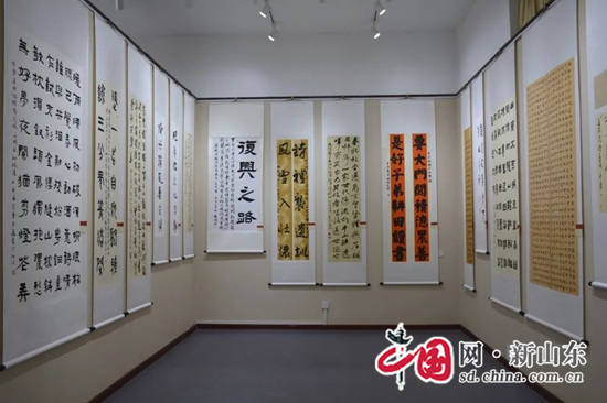 庆七一心向党枣庄市喜迎二十大涵养好家风书画作品展举办