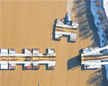 山東濟南：應對流淩 浮橋拆除