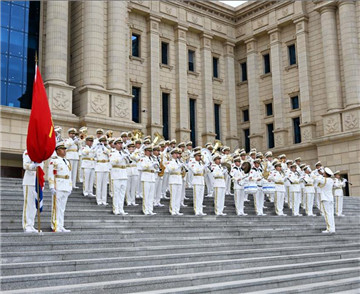 海軍軍樂展演活動在青島舉行